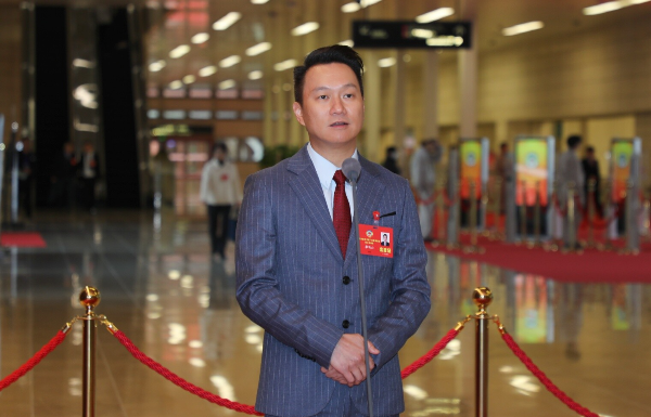 省政協委員、澳門黎氏企業控股有限公司行政總裁黎鳴山：面向港澳青年建立信息發布平臺