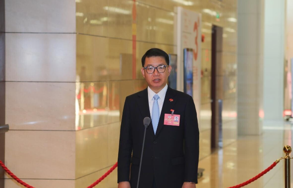 省政協委員、香港高等法院大律師、內地執業律師吳英鵬：促進港澳律師融入國家發展大局